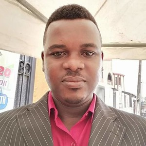 EBENEZER - English tutor - Lagos