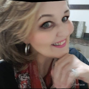 Professora Juliane - Prof de explicações - 