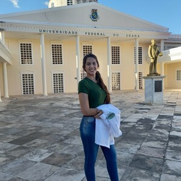 Ana Beatriz - Professor de Biologia - Aracati