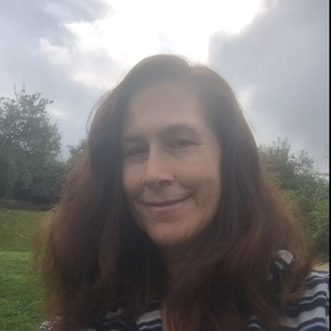 Mia - Mathematics tutor - Reading