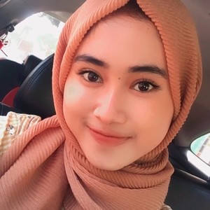 Silvia - Guru sosiologi - 