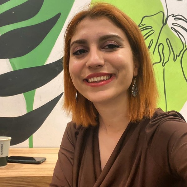 Meryem - Türkçe öğretmeni - İstanbul