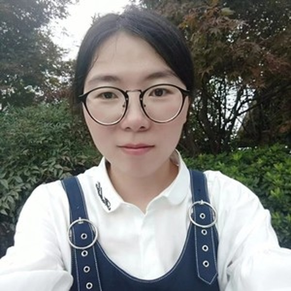 Lisa - Chinese teacher - 