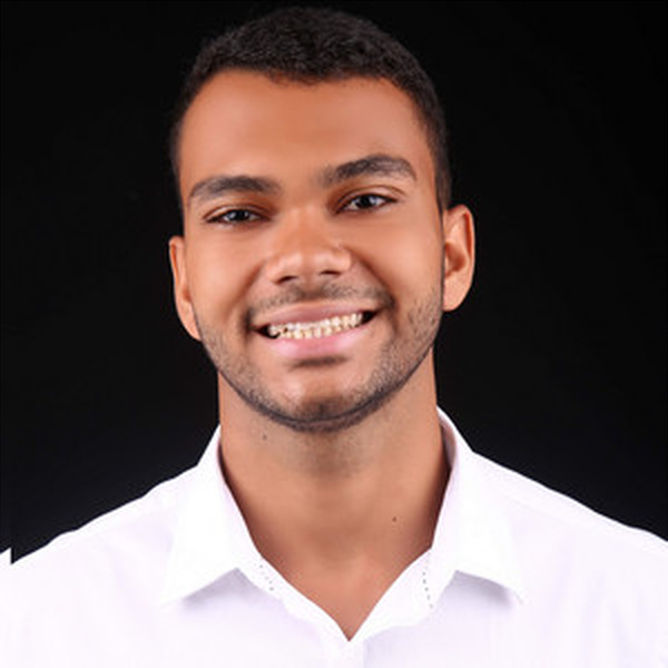 Islan - Professor de inglês - Bragança