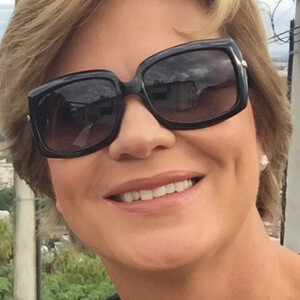 Júnia Agda - ESL tutor - 