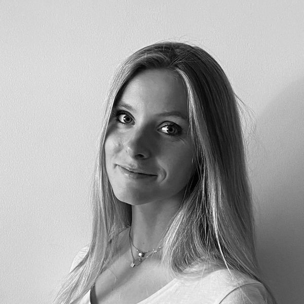 Helene - Prof de droit - La Rochelle