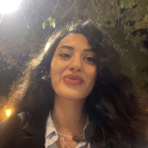 Hanife - Matematik öğretmeni - 