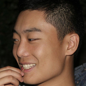 Jun Seok - Prof de physique - Liège