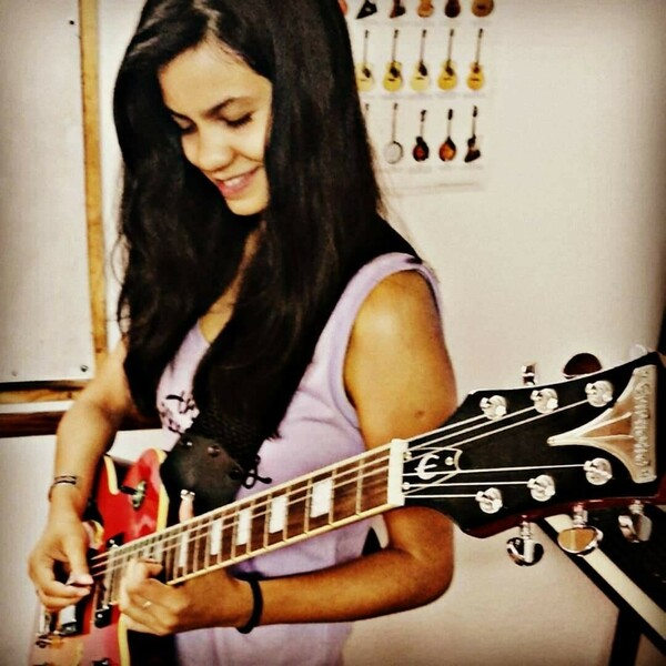 Marisa - Prof guitarra criolla - Hurlingham