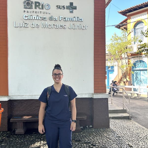 Maria Eduarda - Prof de matemática - Recreio dos Bandeirantes