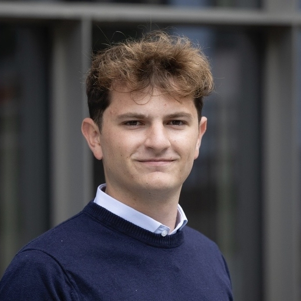 Tom - Prof de maths - Paris