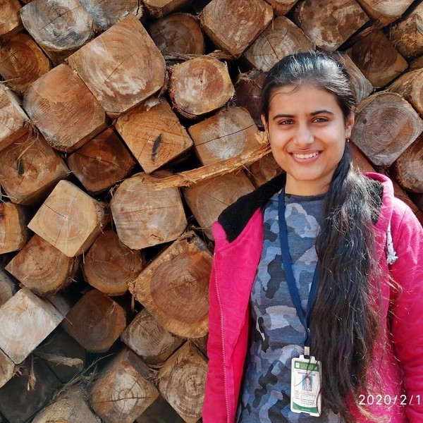 Manisha Adwani - Biology tutor - 