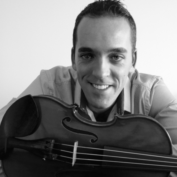 Rafael - Prof violino - São Félix da Marinha