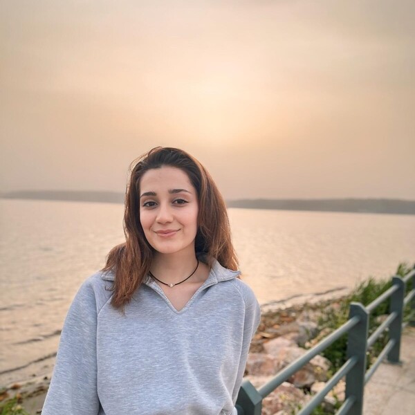 Nurgül - Türkçe öğretmeni - Çanakkale