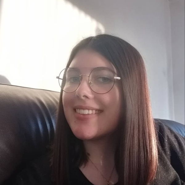 Justine - Prof d'espagnol - Pont-sur-Sambre