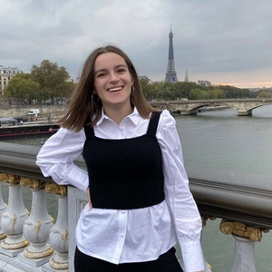 Chloé - Prof de maths - Caen