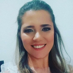 Sarah - Prof de explicações - Caeté