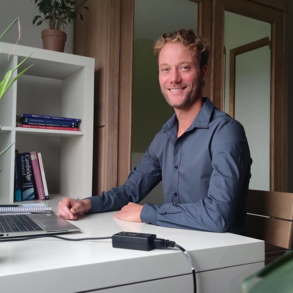 Nikolas - Prof engels - Kortrijk