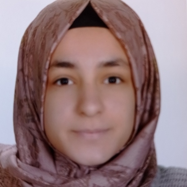 Ayşr - Okuma öğretmeni - 