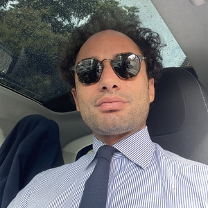 Arturo - Insegnante di diritto civile - Roma