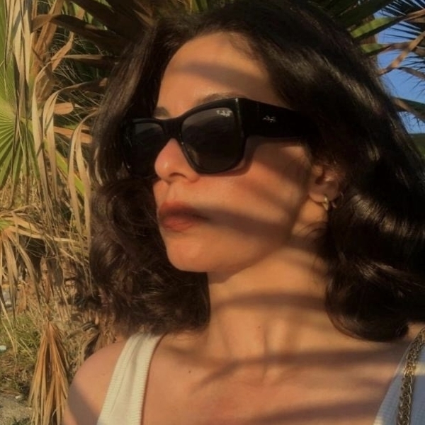 Ayşe Gül - Tarih öğretmeni - 