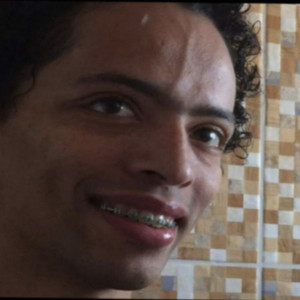 Lucas - Professor de francês - Maceió