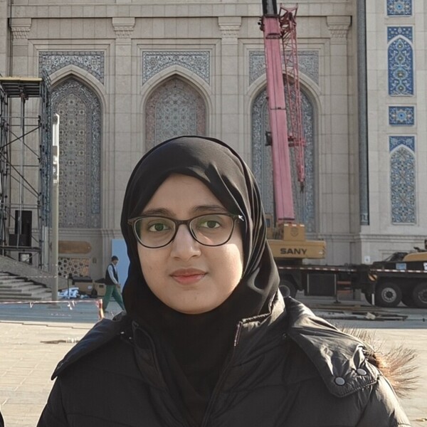 Khansa - Computer programming tutor - Mumbai