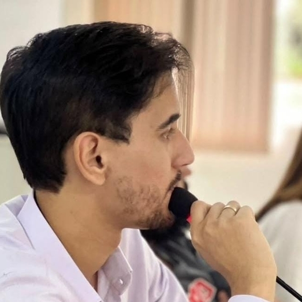 Lucas - Professor de teologia - Caratinga