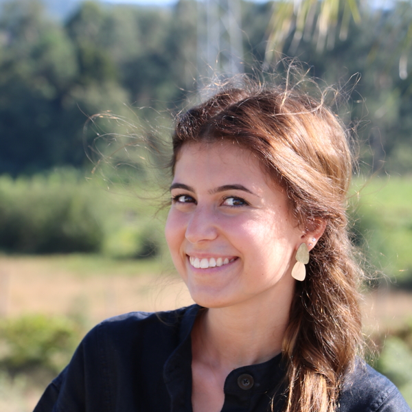 Laura - Prof de estratégia empresarial - Porto