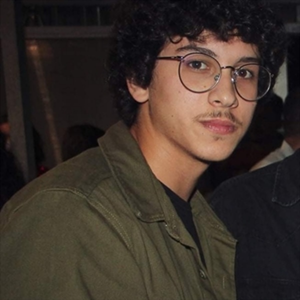 João - Professor de Linguagens de Programação - Santarém