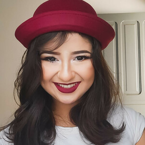 Giulia - Professor de inglês - Guaraci (São Paulo)