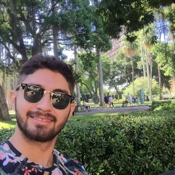 Iuri - Prof de explicações - Uberlândia