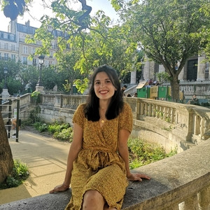 Alice - Prof de maths - Paris
