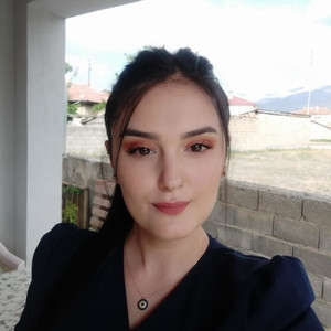 Ece - Türkçe öğretmeni - 