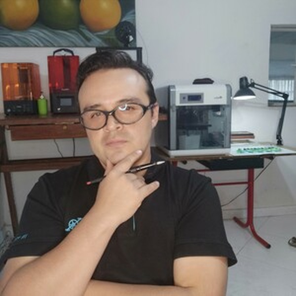 Ivan - profesor de Impresión 3D - Bogotá