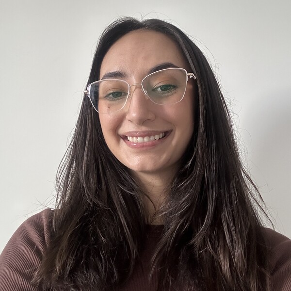 Maria Carolina - Prof de inglês - Saguaçu