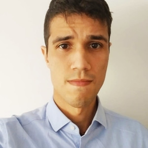 Aron - Prof de farmácia - Vila Nova de Gaia