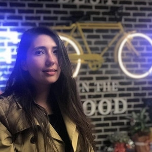 Alev - İngilizce öğretmeni - 