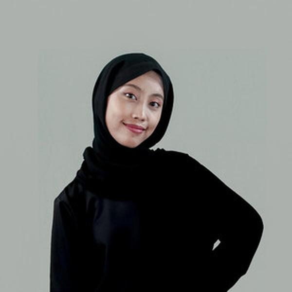 Adhela - Guru bahasa inggris - Bandung