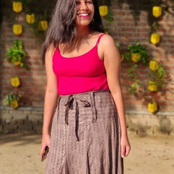 Shivangi - History tutor - New Delhi