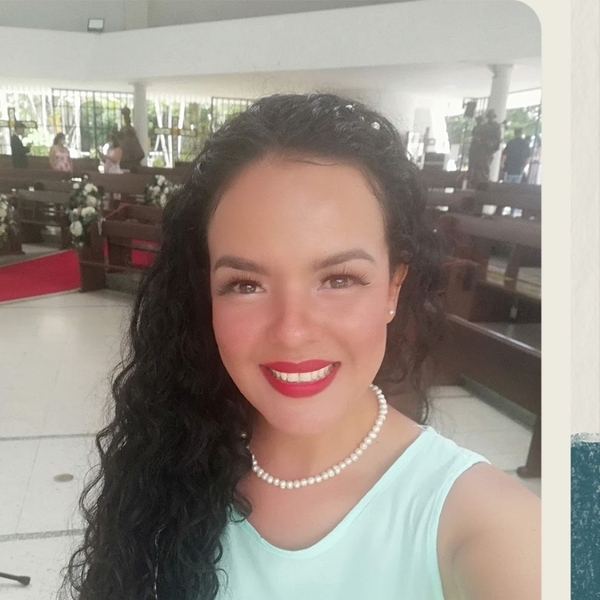 Rebeca - Profe de chant - Cali