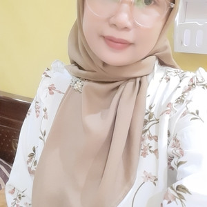 Retno - Guru bahasa inggris - Yogyakarta