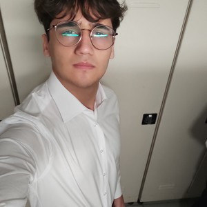 Okan - Tarih öğretmeni - 