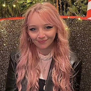 Issy - Singing teacher - Glasgow