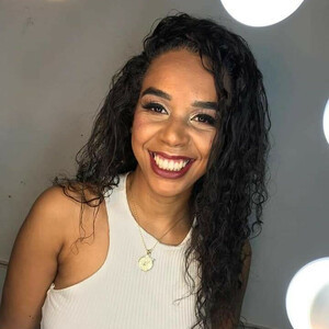 Simone - Prof de explicações - 