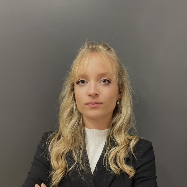 Juliette - Prof de droit pénal - Lyon 6e