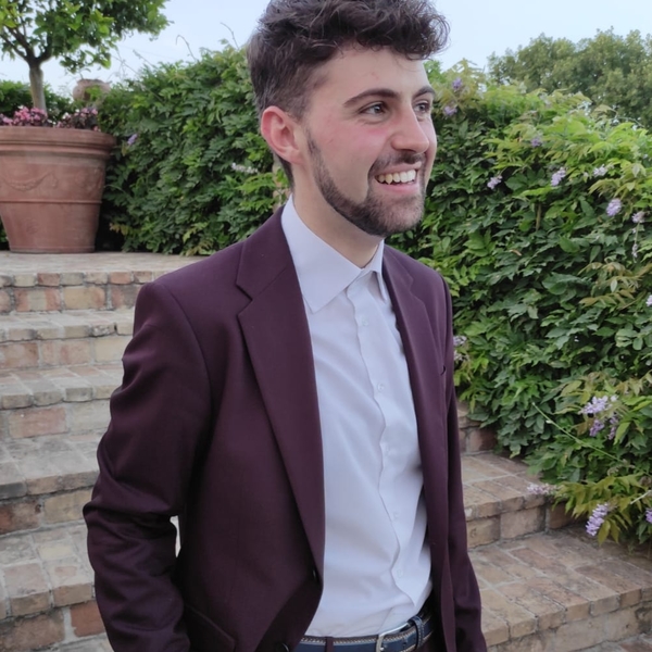 Nicolò - Insegnante di chimica - Roma