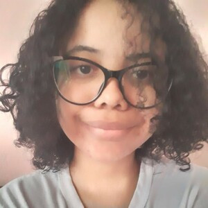 Larissa - Prof de explicações - Itabuna