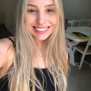 Karina - Prof de farmacologia - Zona Armazem