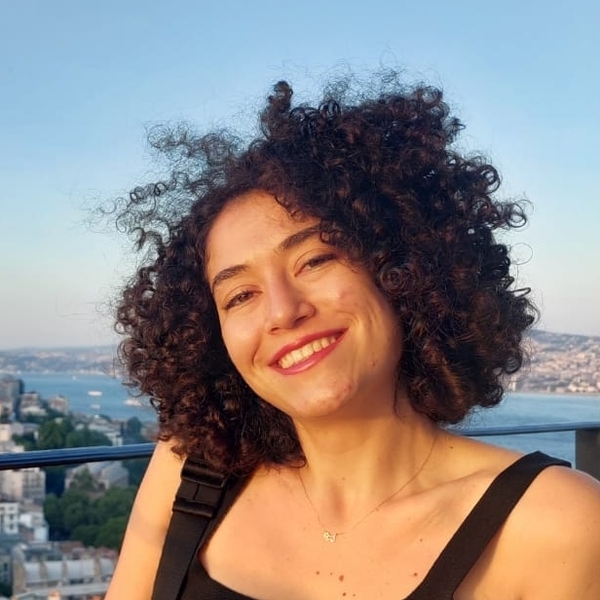 İrem - İspanyolca öğretmeni - 